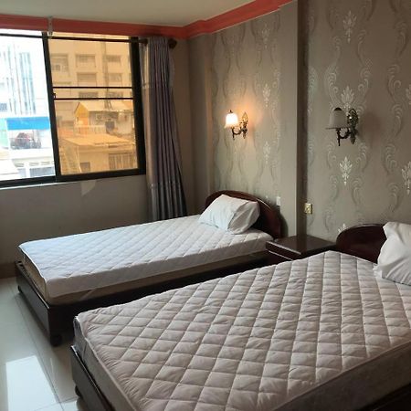 Rs Galaxy Hotel Phnom Penh Extérieur photo